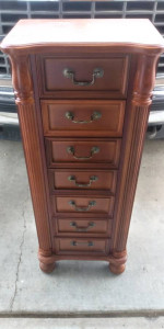 Jewelry box