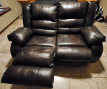 Reclining sofa loveseat