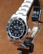 ROLEX SUBMARINER DATE BLACK STEEL OYSTER PERPETUAL 40MM 16610