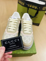 Gucci sneakers, original, size 5.