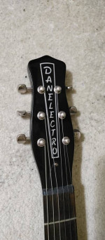 Danelectro Hodad w/ Jeff Senn Bridge & Gotoh Locking Tuners