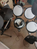 Simmons titan 20 drum set with Simmons DA2180  monitor