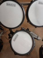 Simmons titan 20 drum set with Simmons DA2180  monitor