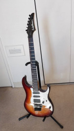 Vintage 1990's WASHBURN MG40 w/Floyd Rose + Gig Bag