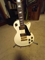 Epiphone les Paul Custom Pro white and gold