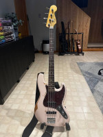 Fender Flea Artist Series Road Worn Jazz Bass