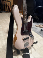 Fender Flea Artist Series Road Worn Jazz Bass