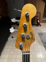 Fender Flea Artist Series Road Worn Jazz Bass