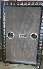 Kustom K200-B-1 with 2- 15B Speaker cabinets.