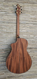 Breedlove Performer Concert Acoustic Electric Guitar