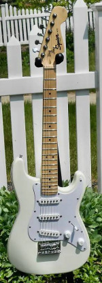 Fender Squier Mini Stratocaster Limited Edition Olympic White Maple FB