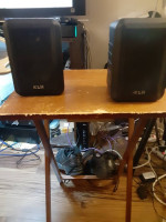 KLH 2 way indoor/outdoor  100 watts  model 980