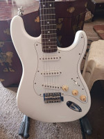 2004 Fender CXS SS Stratocaster w/amp