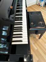 Yamaha Upright 47" U1 Black Ebony Piano