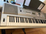 Yamaha DGX-220 Portable Grand Piano 76-Key Keyboard - $200