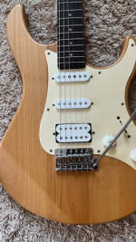 YAMAHA PACIFICA 112