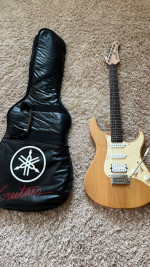 YAMAHA PACIFICA 112