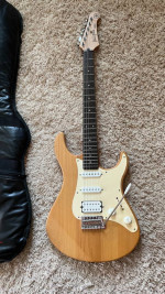 YAMAHA PACIFICA 112