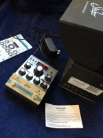 SUHR DISCOVERY Analog Delay Pedal and power supply with box