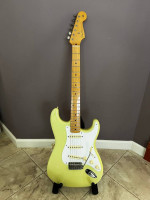 RARE 2015 Fender Classic Series 50's Stratocaster Apple Green Guitar