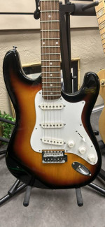 Silvertone strat