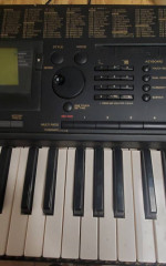 Yamaha PSR-520 Keyboard W/ Music Sheet Holder