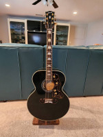 Gibson SJ-200 Standard, Ebony