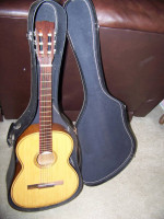 3/4 size  acoustical guitar