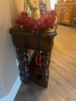 ENTRY TABLE/SOFA TABLE