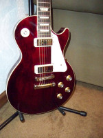 2022 Gibson Les Paul Deluxe 70s Wine Red