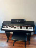 Quirky little piano keyeboard
