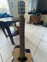 Yamaha APXT2 3/4 Thinline Acoustic-Electric Cutaway Guitar in Natural Finish