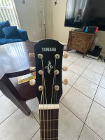 Yamaha APXT2 3/4 Thinline Acoustic-Electric Cutaway Guitar in Natural Finish
