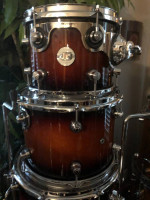 DW Design 5pc drum set 10/12/14/16/22 Tobacco burst