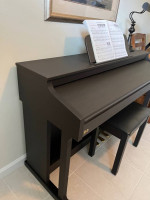 Electronic piano
