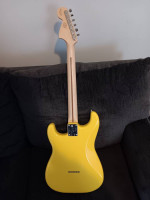 Fender Tom Delonge Stratocaster Reissue 2023