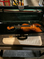 Cremona 1/2 size student violin.