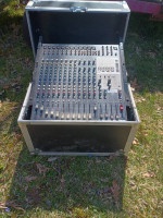 Yamaha EMX 5016 cf powered mixer and speakers