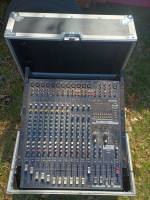 Yamaha EMX 5016 cf powered mixer and speakers