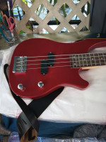 Combo bass and fender amp.