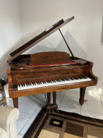 Piano Baby Grand FREE TUNING & WARRANTY!