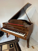Piano Baby Grand FREE TUNING & WARRANTY!