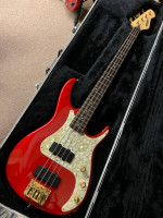 Peavey Axcelerator Bass Made in USA