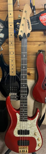 Peavey Axcelerator Bass Made in USA