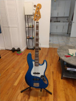 Like new Squier Classic Vibe limited late 60s Jazz bass
