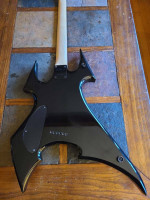 B.C. Rich Avenge w/Levy's bag 2000s