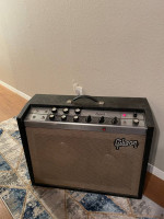 Vintage Gibson GA-25RVT with Utah speakers