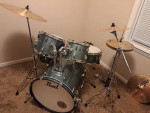 Pearl Roadshow drums