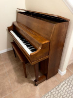 Amazing Yamaha P22 Professional Upright Piano