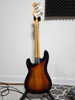 Fender Squier Classic Vibe Precision bass